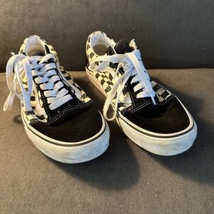 Mens Vans Sneakers - size 8.5 - black and white checkered